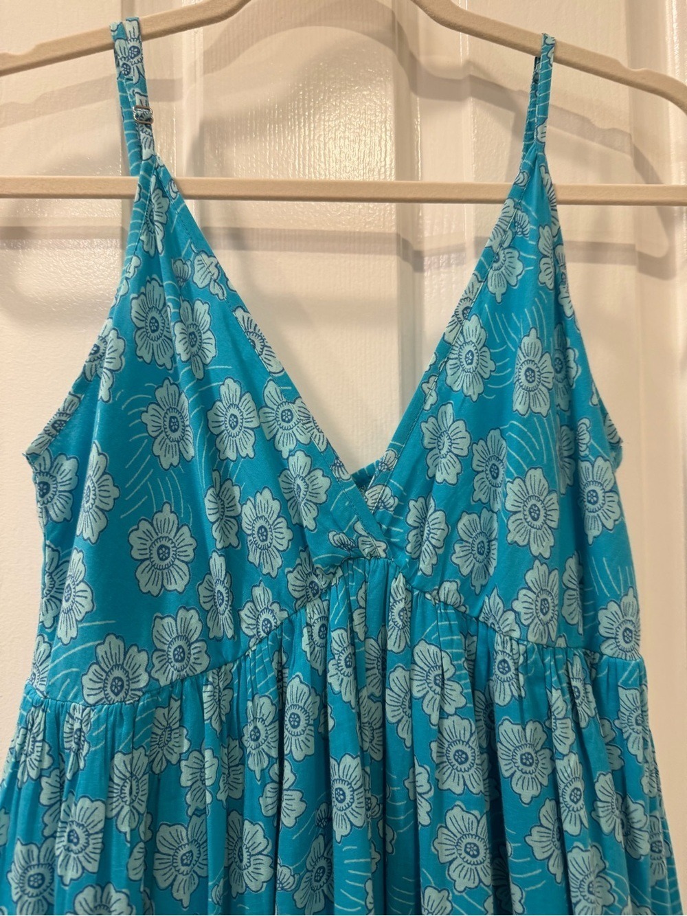 Ro’s Garden Blue Hawaii Floral V-Neck Spaghetti Strap Maxi Dress - Picture 4 of 9